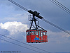 Deutschlands älteste Pendelbahn vor dem Wolkenhimmel