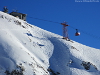 Spiegelung an einem Wagen der Trittkopf-Seilbahn Zürs, Arlberg Österreich