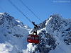 Nahaufnahme Wagen Trittkopfbahn mit Bergmassiv